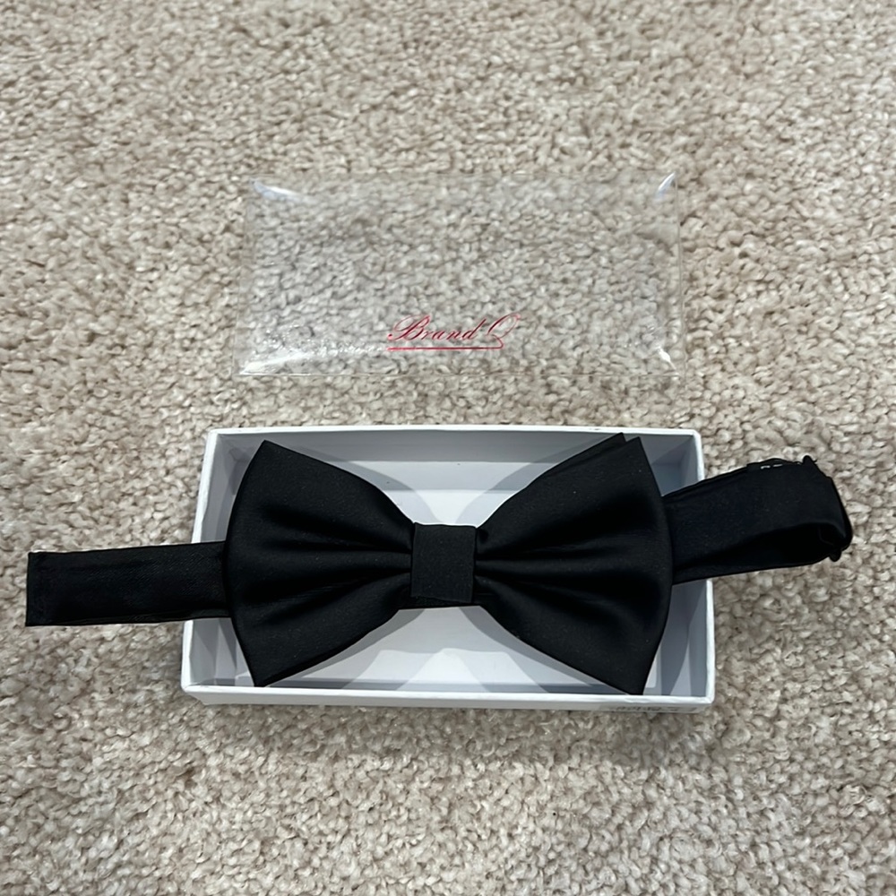 Brand Q Black Adjustable Bow Tie